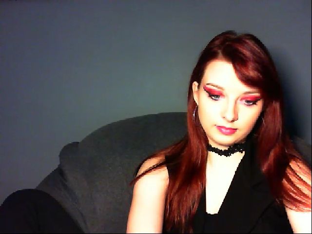 Live sex webcam photo for VirginLuna18 #260788058