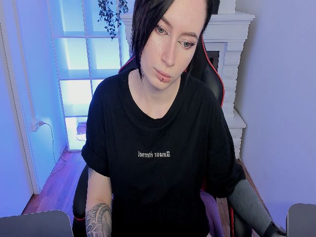 Live sex webcam photo for HelenCarter #262372929