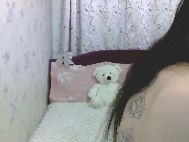 Live sex webcam photo for GirlPlayy #254967697