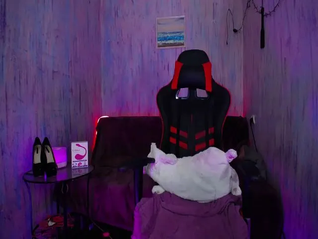 Live sex webcam photo for LounaFoster #259208350