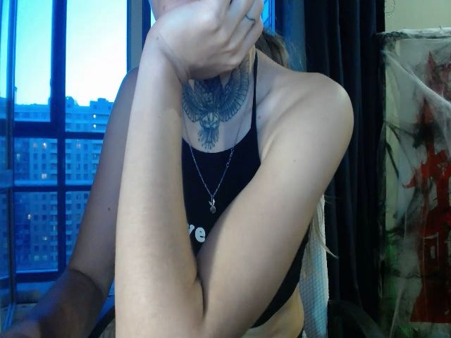 Live sex webcam photo for Angie_Wild #264445560