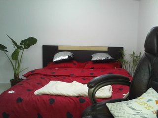 Live sex webcam photo for Angel-inna18 #240780943