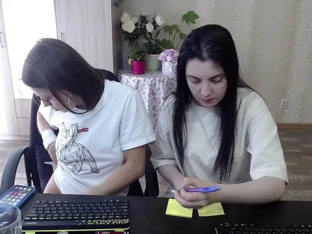 Live sex webcam photo for BugaGirls #246090185