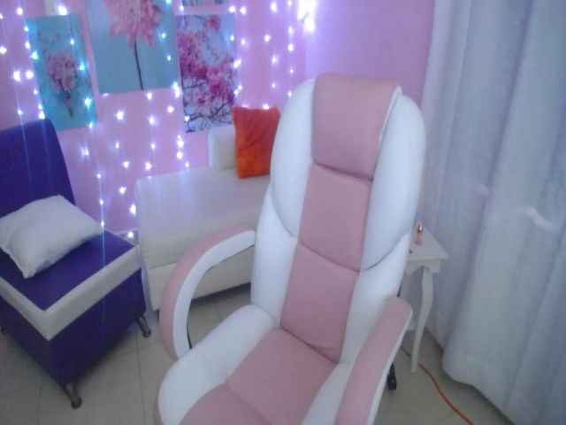 Live sex webcam photo for Lunita_start #252644577