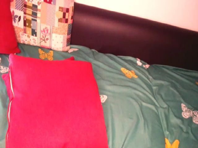 Live sex webcam photo for evellyn_eve #257083763