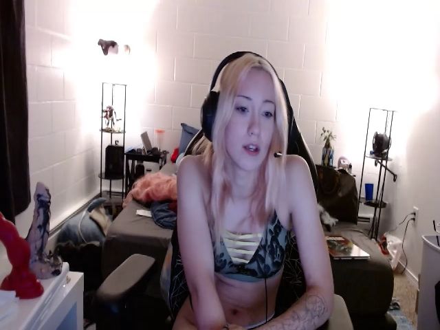 Live sex webcam photo for Helia_Orion #261832674