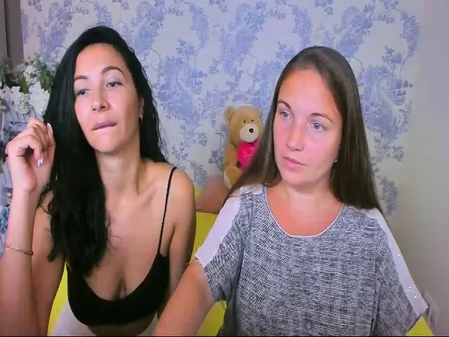 Live sex webcam photo for NikaRysa #256395833
