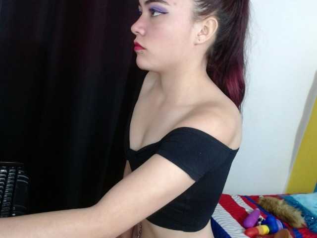 Live sex webcam photo for HardGame1 #259251789