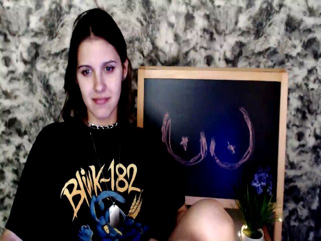 Live sex webcam photo for FoundError404 #265314709