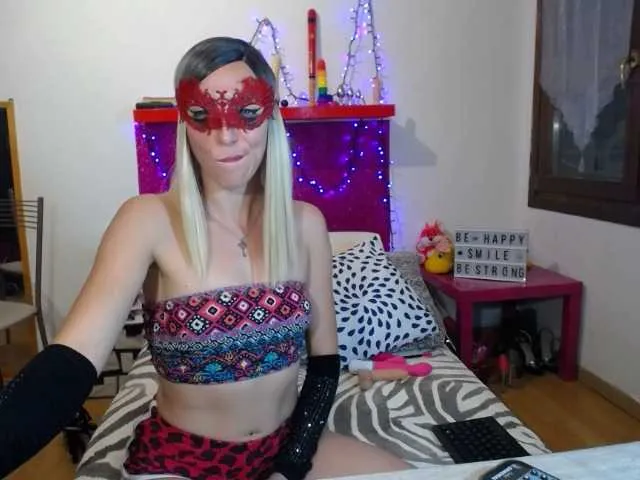 Live sex webcam photo for xLollyxPopx #247328558