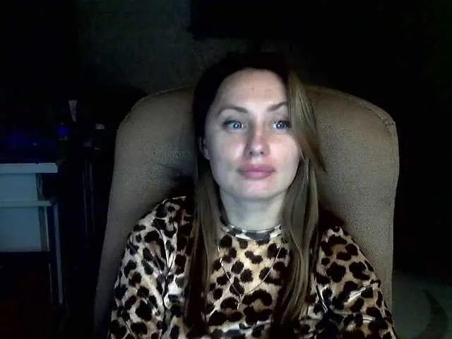 Live sex webcam photo for TrickyHare #241245771