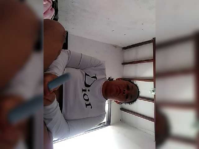 Live sex webcam photo for LOLAhot1 #251864280