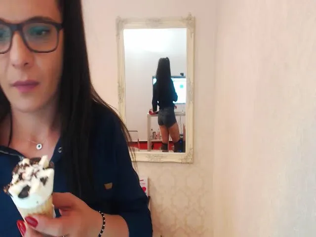 Live sex webcam photo for AlishaPacari #263951561