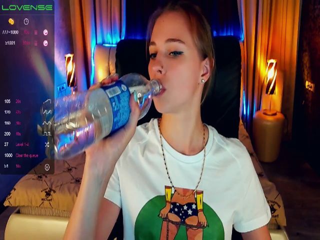 Live sex webcam photo for MariaCharming #259991048