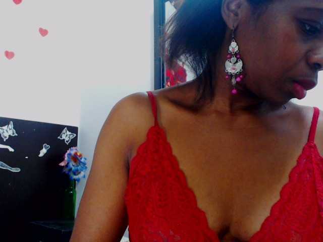 Live sex webcam photo for briyitza #245446656