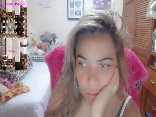 Live sex webcam photo for Meganhill_ #257868223