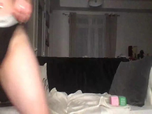 Live sex webcam photo for QuinnSinn #256615595