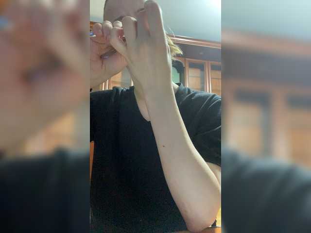 Live sex webcam photo for -LeeLoo- #241387552