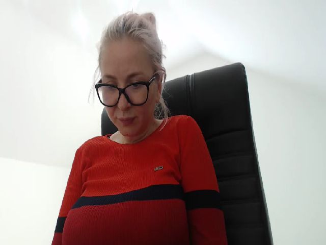 Live sex webcam photo for Singlemilff #253349696