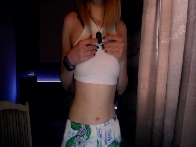 Live sex webcam photo for Ella_Hudson #252750426