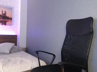 Live sex webcam photo for -EliSwan- #240850945