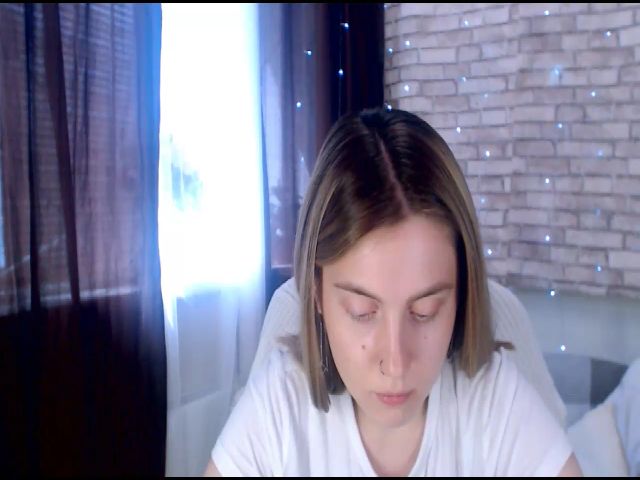 Live sex webcam photo for CumMeaRiver #261903758