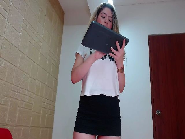 Live sex webcam photo for Arianatylerr #253126463