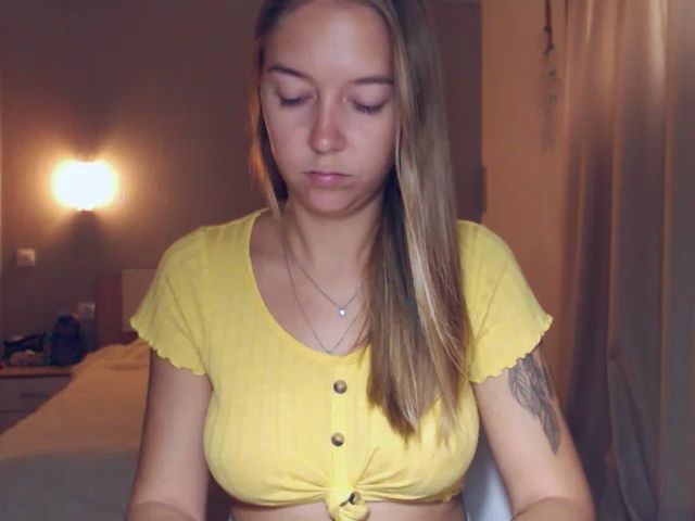 Live sex webcam photo for SylviaOneill #258229114