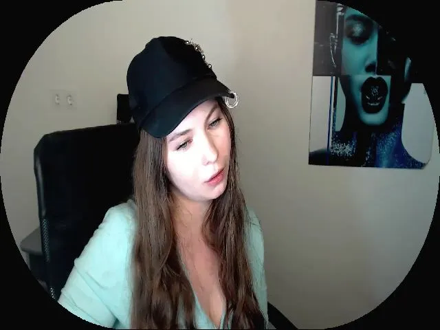 Live sex webcam photo for MollyMey #265144707