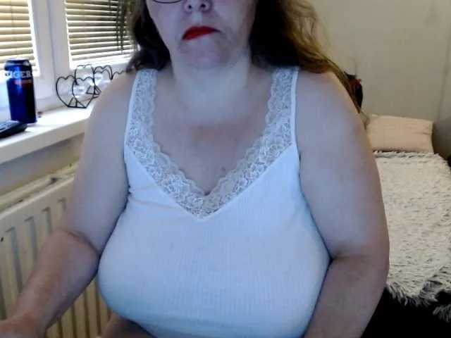 Live sex webcam photo for Bessy123 #256180191