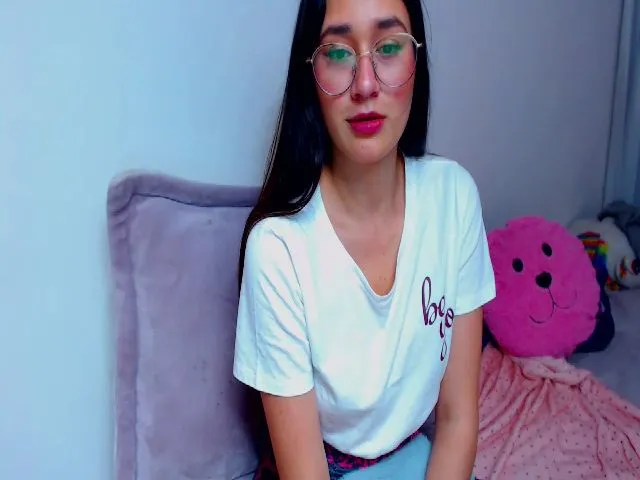 Live sex webcam photo for Kloe_black #258410978