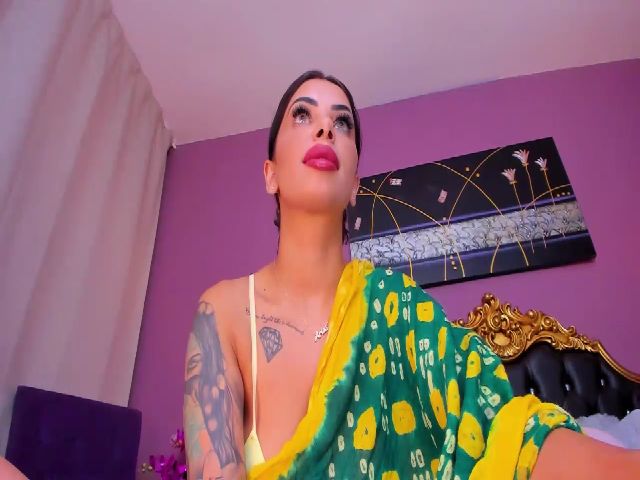Live sex webcam photo for MoonaMuslim #253690167
