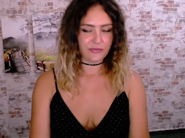 Live sex webcam photo for Noreya #254239480