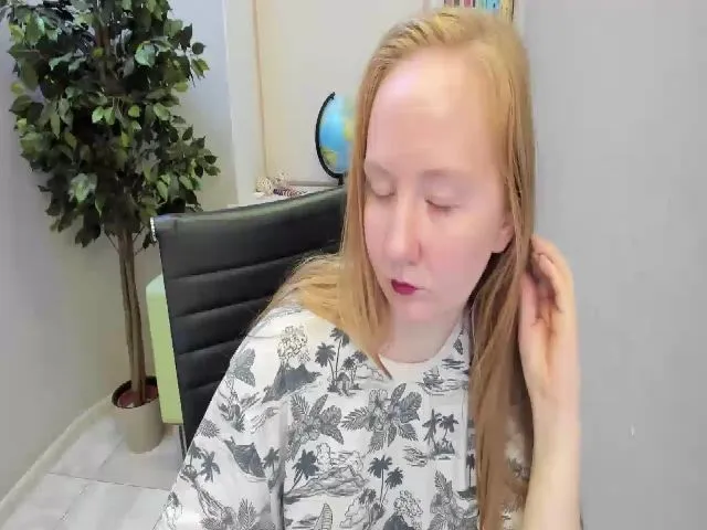 Live sex webcam photo for StunningKelly #265399594