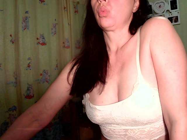 Live sex webcam photo for RoxolanaNiks #241393082