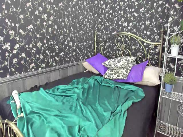 Live sex webcam photo for BlueAngelYumy #262675932