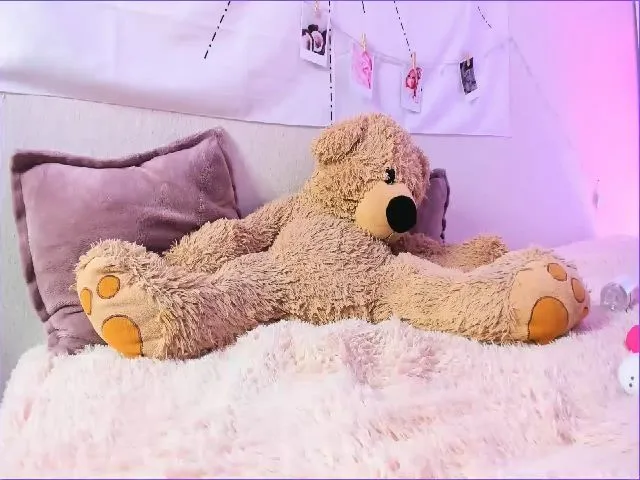 Live sex webcam photo for CristalAlice #254068074