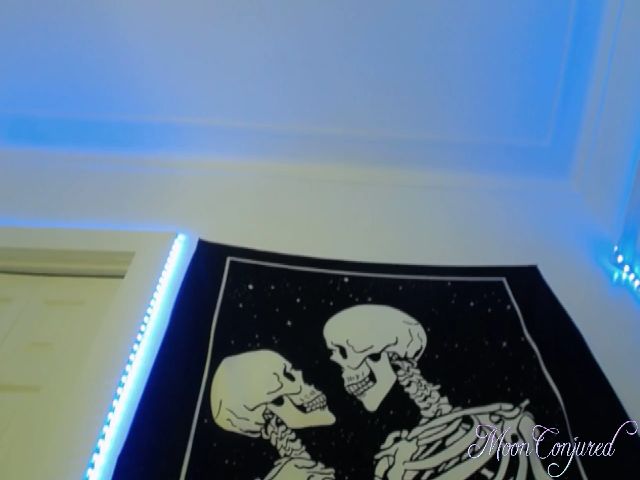 Live sex webcam photo for MoonConjured #255740816