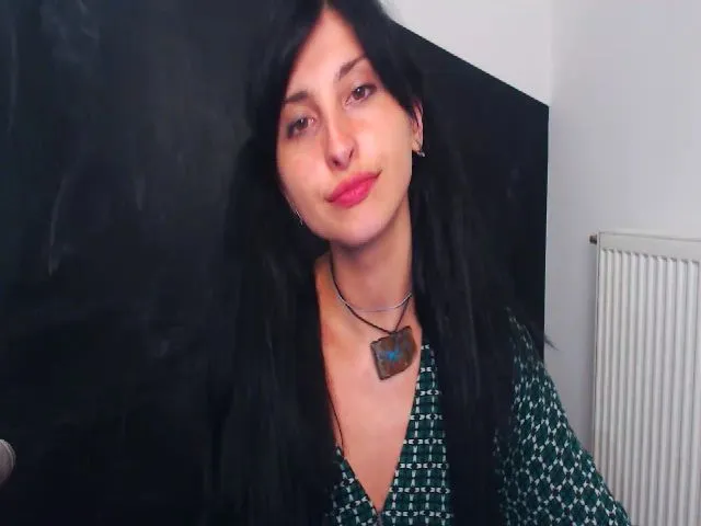 Live sex webcam photo for SnowSpacee #252639910