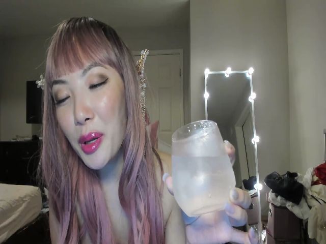 Live sex webcam photo for PettyLove #255045970