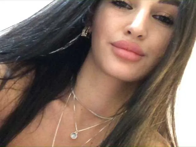 Live sex webcam photo for sweetkira25 #241077067