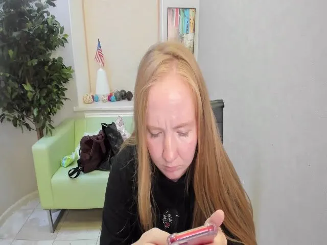 Live sex webcam photo for StunningKelly #254439966