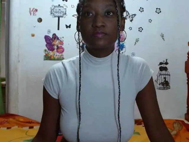 Live sex webcam photo for AndreaTuve #258782795