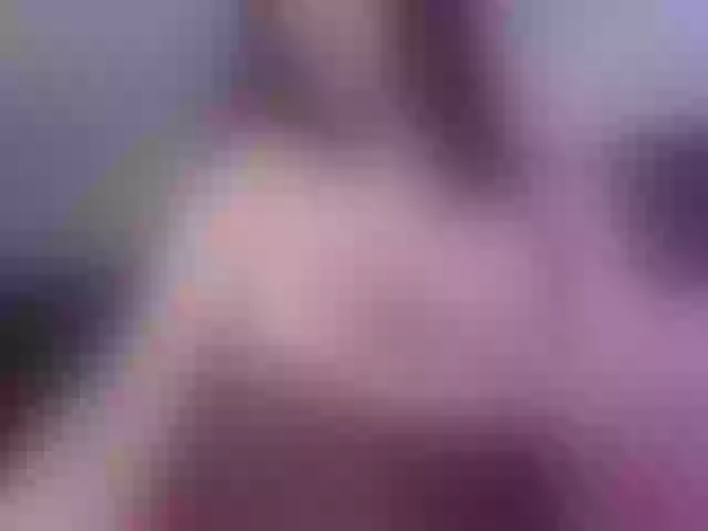 Live sex webcam photo for LovelyLina #248941908