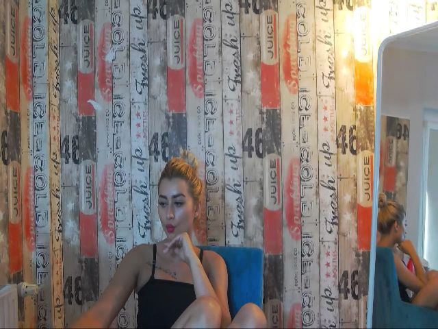 Live sex webcam photo for RubbyKalifha #254037055