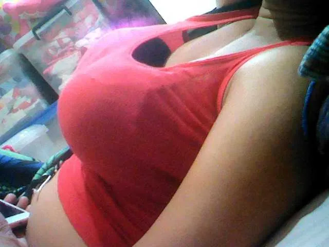 Live sex webcam photo for BarbieBigTits #241044180