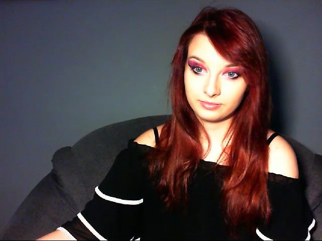 Live sex webcam photo for VirginLuna18 #261474722