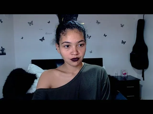 Live sex webcam photo for Courageuse #257772610