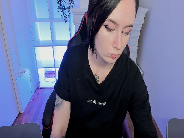 Live sex webcam photo for HelenCarter #262369832