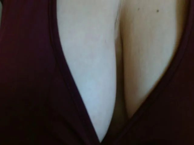 Live sex webcam photo for Milf_horny #254363300